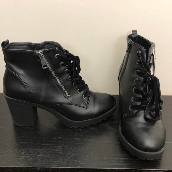 Mossimo Black Ankle Heel Boot with Zipper Detail - Picture 2 of 6